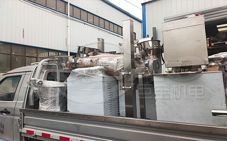 一批衛(wèi)生級(jí)上料小車，真空上料機(jī)發(fā)貨